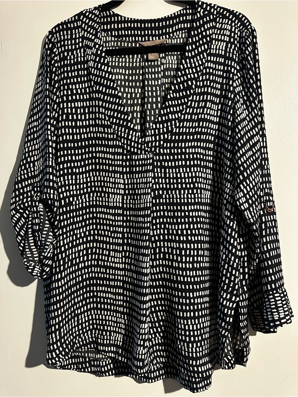 Women's Black & White Patterned V-Neck Blouse